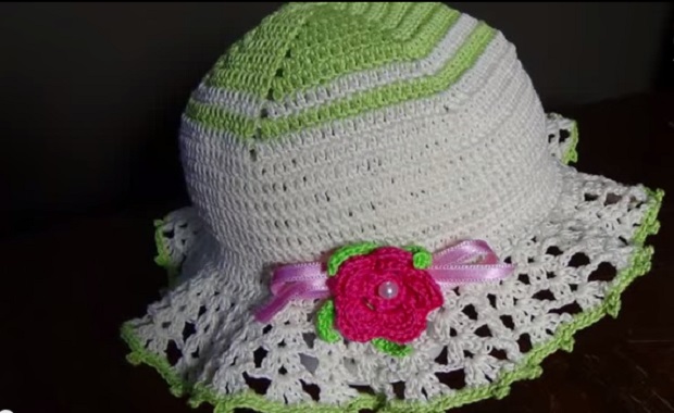 Cappello all'uncinetto per bambina, schema