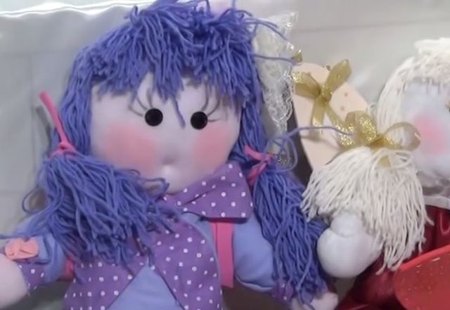 Come creare una bambola con i collant (VIDEO)