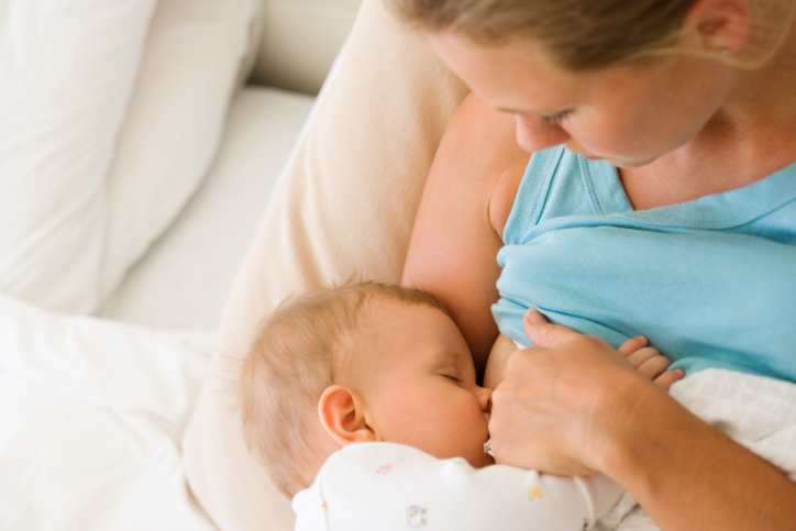 Allattamento prolungato: quali sono i problemi per la mamma?