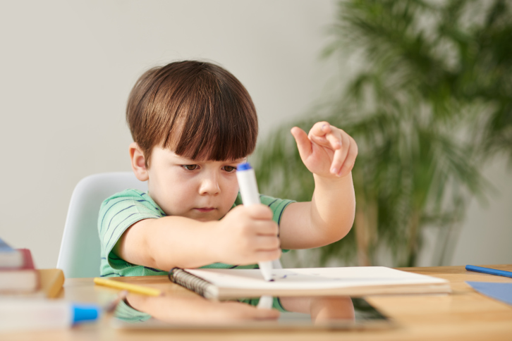 Come insegnare ai bambini a scrivere il proprio nome