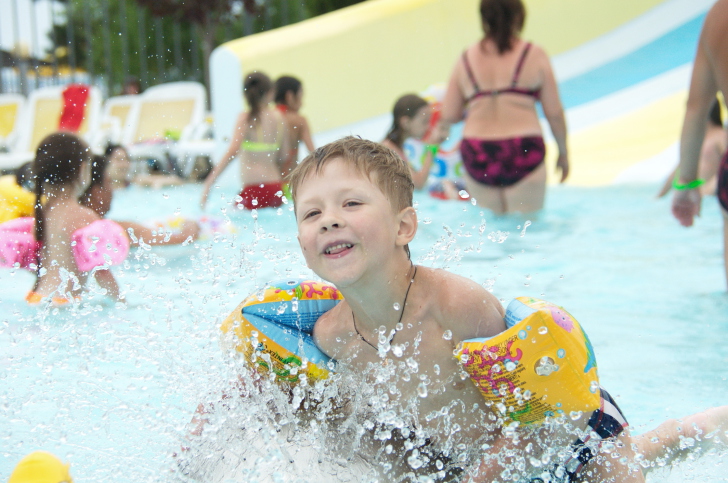 Fare sport con i bambini, nuoto