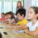 bambini a lezione