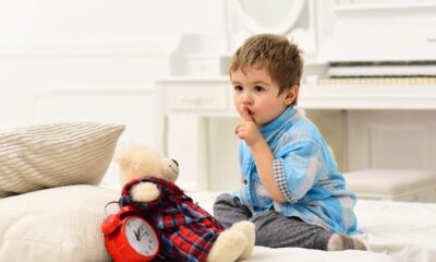 bambino silenzio orso peluche