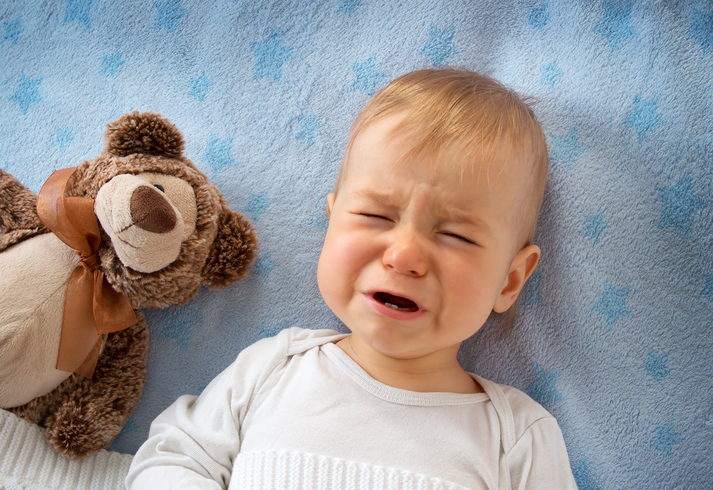Come capire se un neonato ha mal di gola?