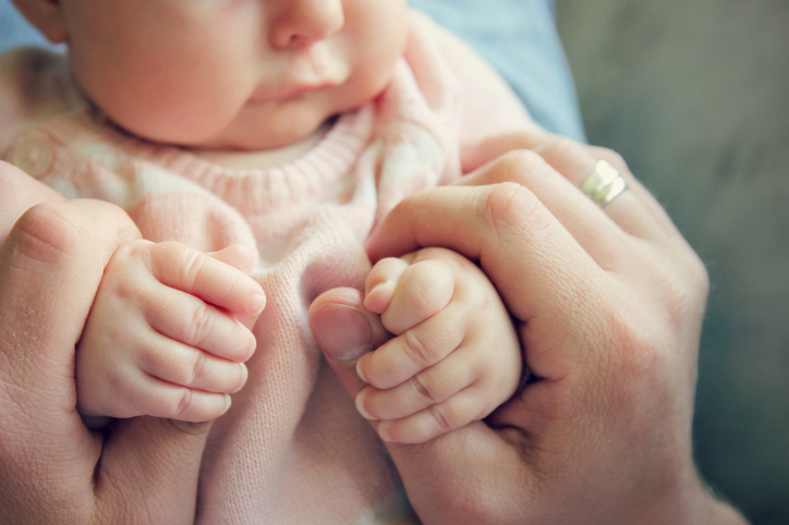 Ecco le filastrocche per giocare con le mani