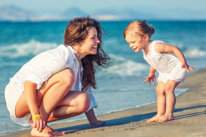 come vestire i bambini in estate al mare