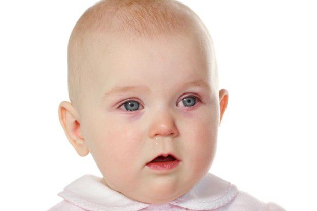 Canale lacrimale ostruito nei neonati, come eseguire il massaggio