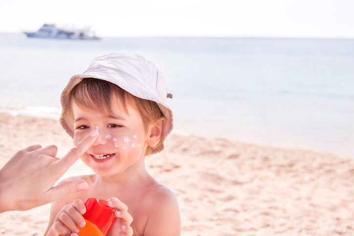 Crema solare per bambini con dermatite atopica: quale comprare?