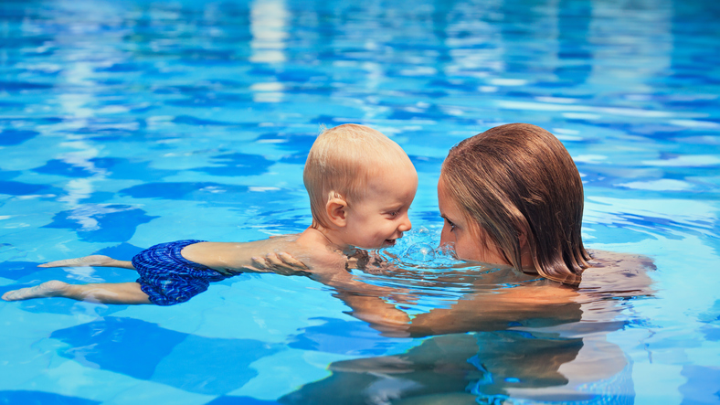 Nuoto neonatale: esistono delle controindicazioni?
