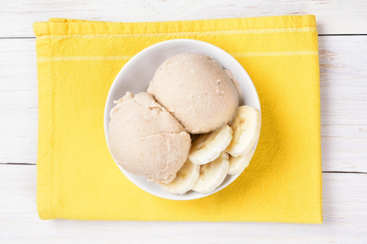 Il gelato con banana congelata da preparare per i bimbi