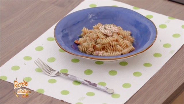 pasta fredda con crema di ricotta