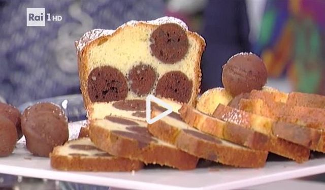 Il plum cake a pois perfetto per merenda: la video ricetta da provare