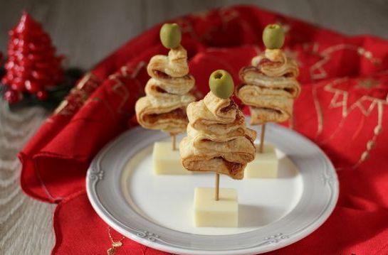 Gli alberelli di pasta sfoglia con la ricetta per i bambini