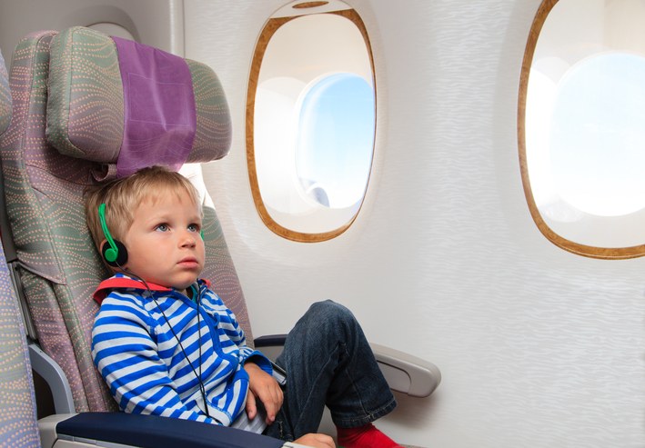 Bambini in aereo