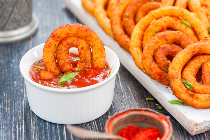 Le patate fritte a spirale per la cena dei bambini