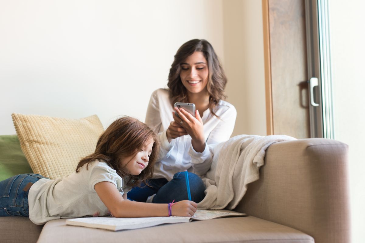 sorelle bambina disegno disegnare