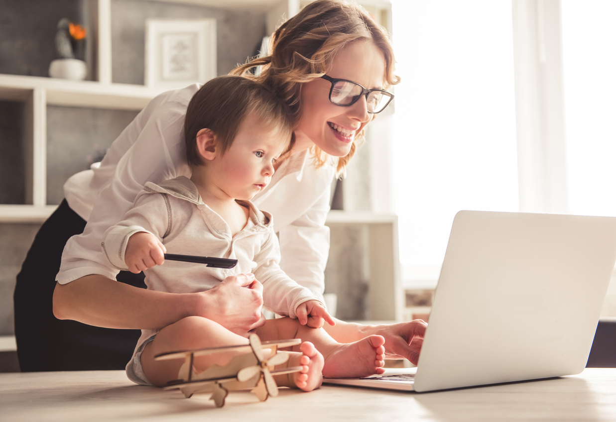 Maternità, un’azienda di Trieste offre alle mamme spazi di coworking e orari flessibili