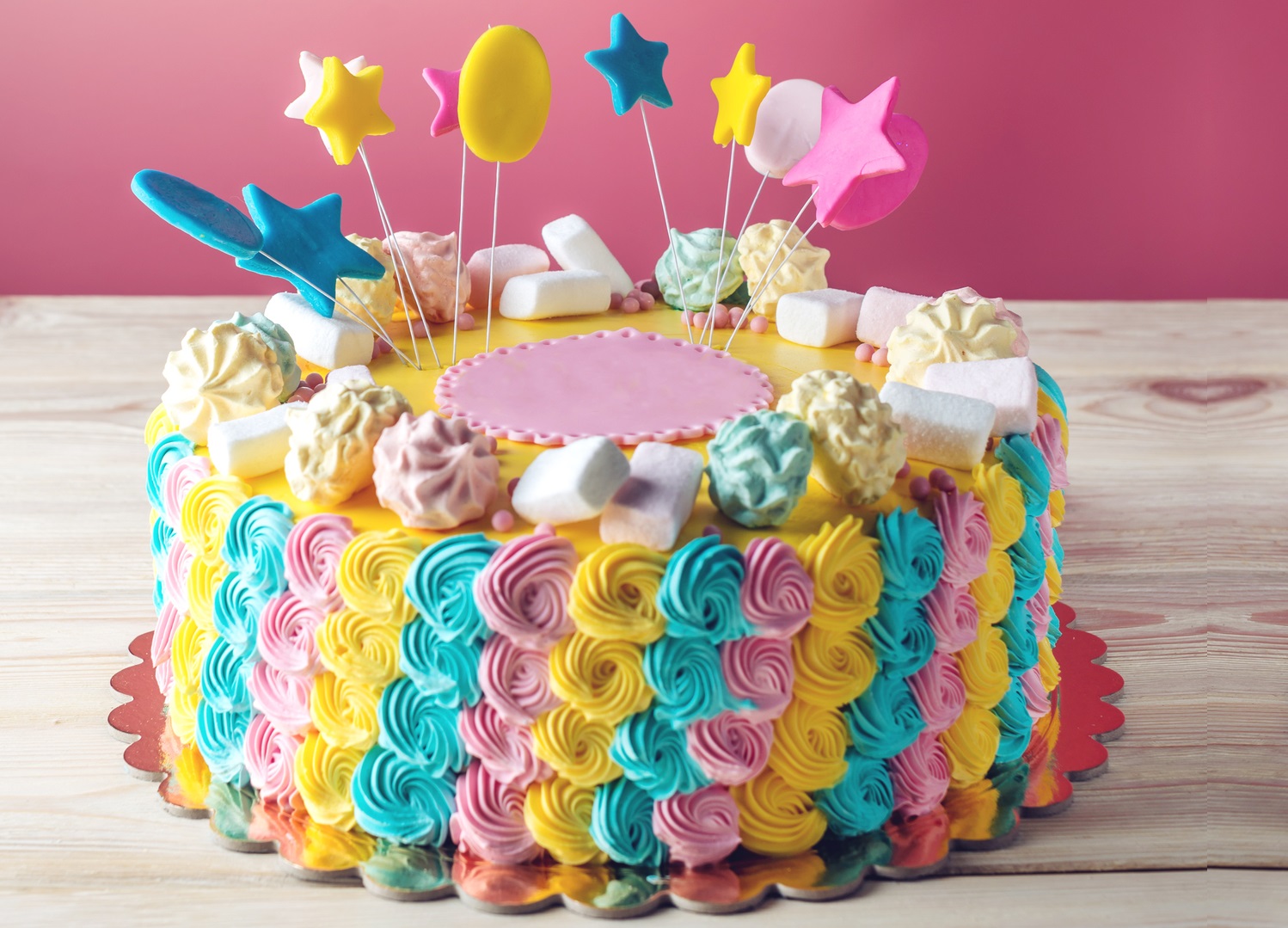 Come fare una torta di compleanno insieme ai bambini
