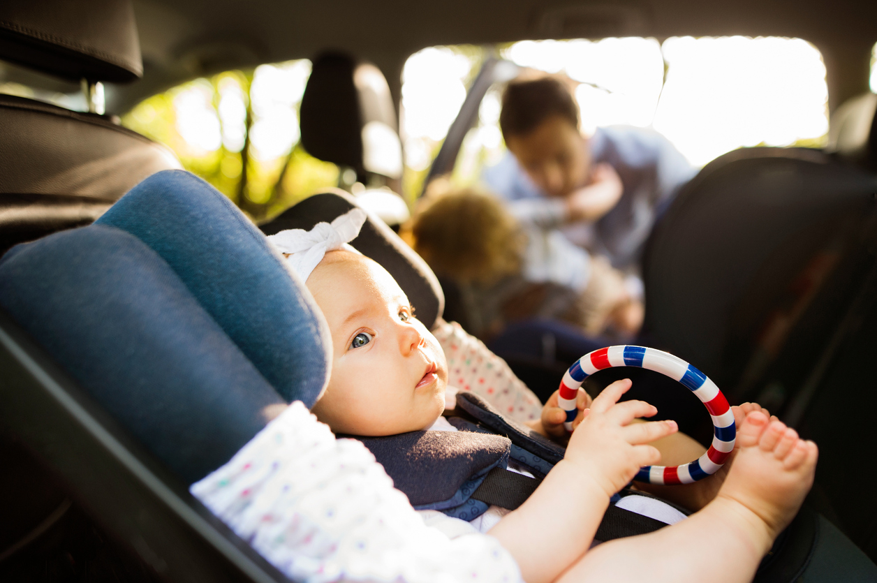 Schiaffo braccialetto per non dimenticare i bambini in auto