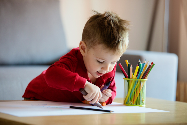 bambino piccolo disegno