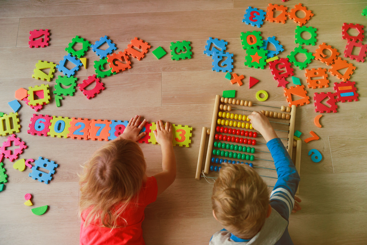 Vietato fare paragoni tra bambini: non è educativo - Bebèblog