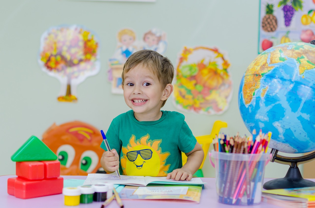 bambini schedati per andare in bagno a scuola