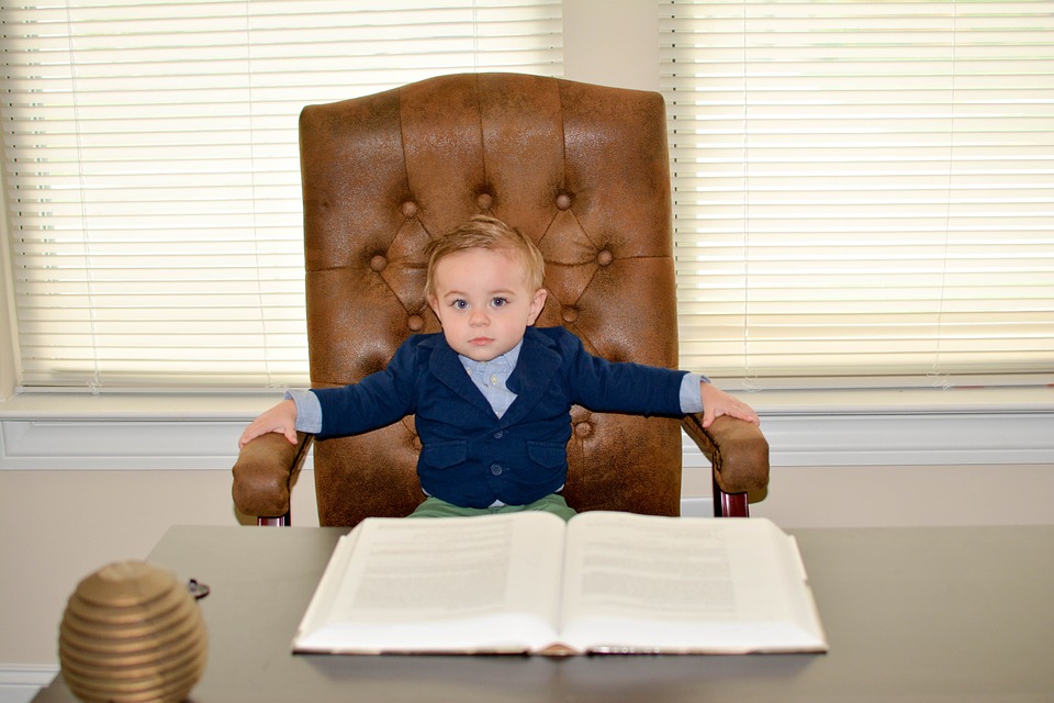 Bimbi in ufficio con mamma e papà 2019