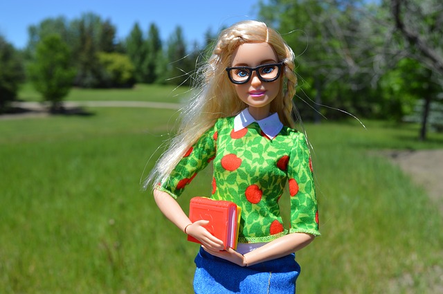 Vestiti per Barbie fatti in casa con il video tutorial facile