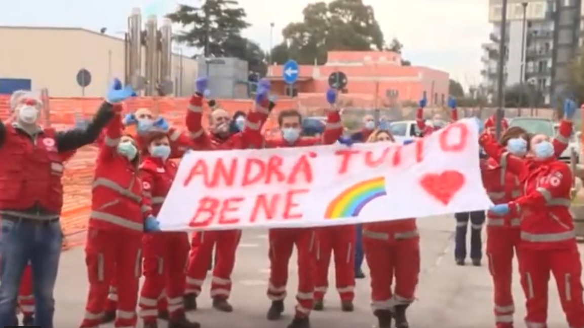 Croce Rossa Bari flash mob Baby shark