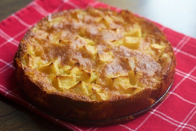 Torta di mele per bambini, la ricetta senza uova