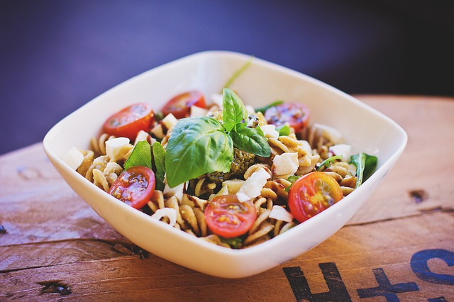 La ricetta dell'insalata di pasta fredda per bambini