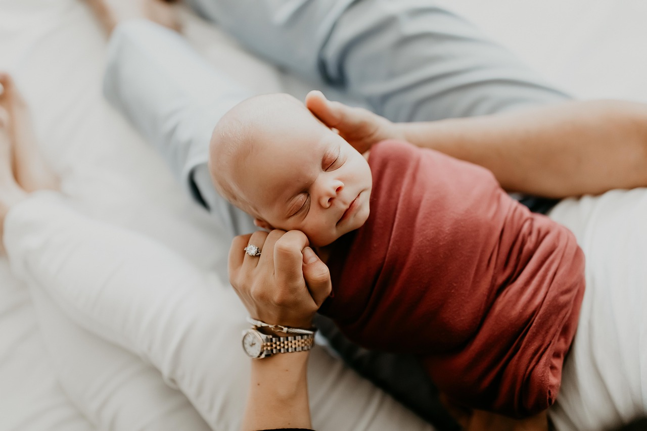 Bambino operato di spina bifida nella pancia della mamma