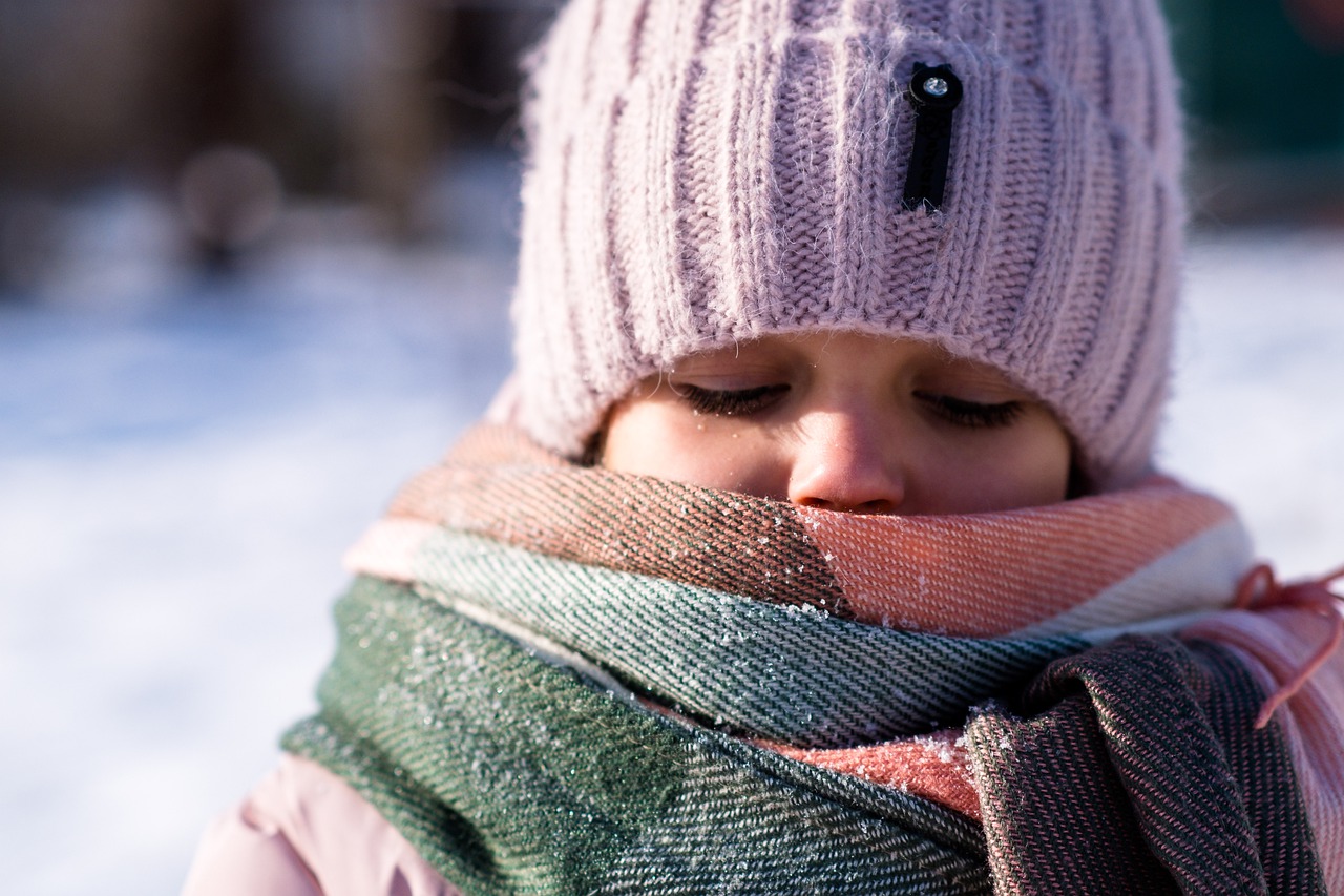 bambini possono giocare all’aria aperta anche in inverno