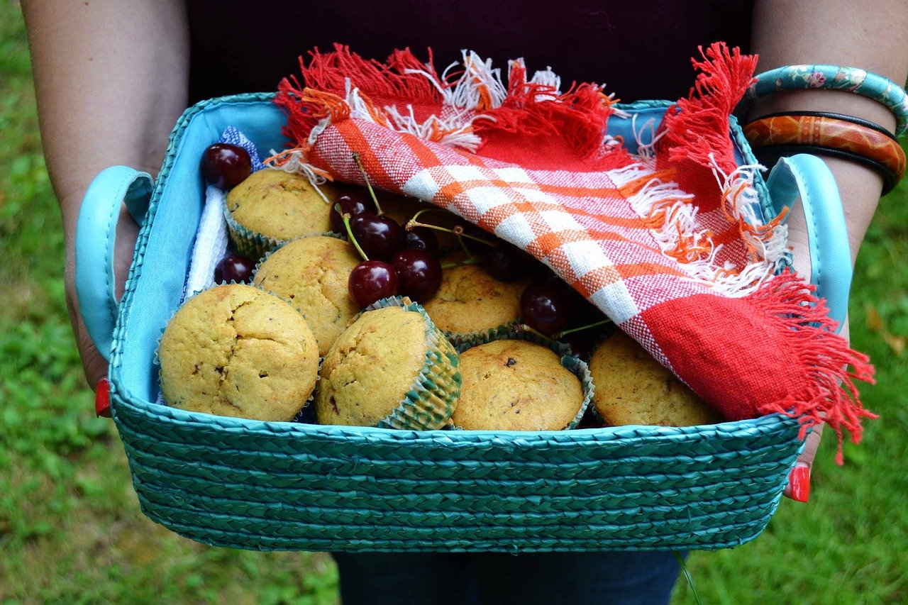 Muffin alle ciliegie e yogurt, la ricetta per la merenda