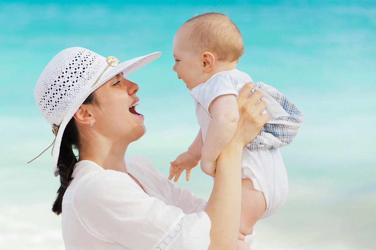 No ai neonati in spiaggia per proteggerli dal melanoma