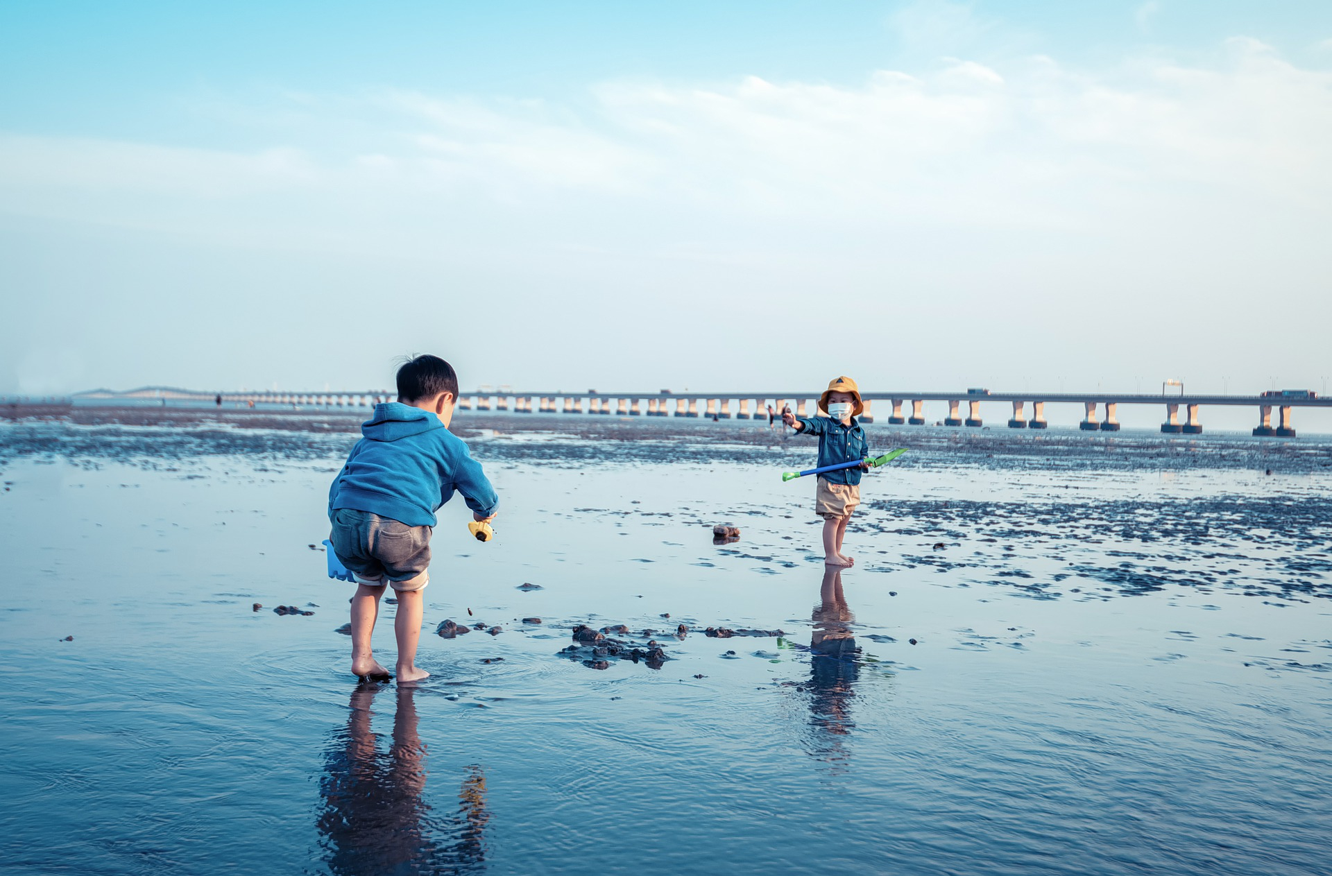 Bambini in spiaggia e coronavirus