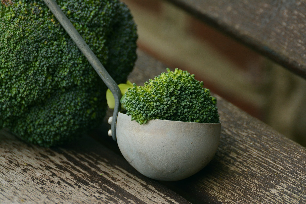 Burger di broccoli, la ricetta perfetta per fare mangiare le verdure ai bimbi