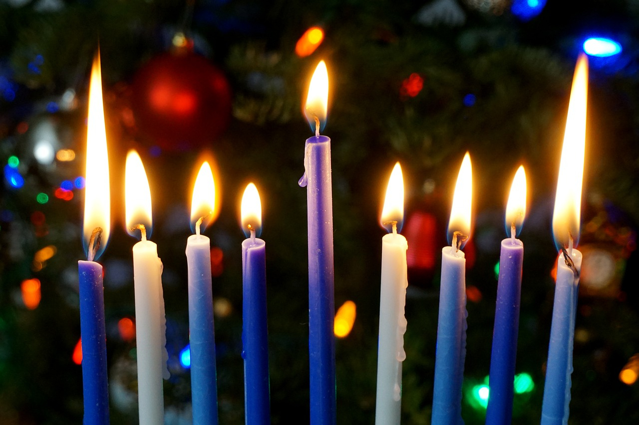 Hanukkah spiegata ai bambini