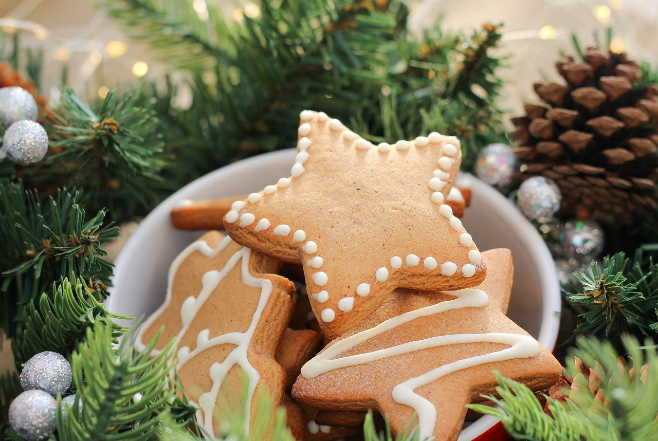 Biscotti di Natale semplici da fare con i bambini, la ricetta da provare