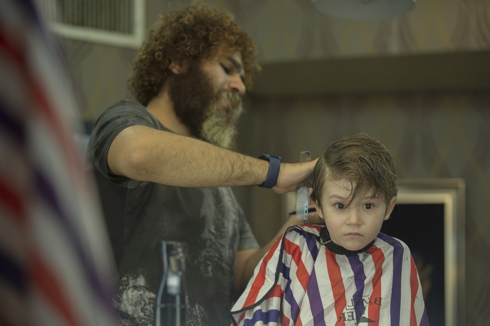 Tagliare i capelli ai bambini