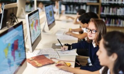 scuola bambini computer lezione