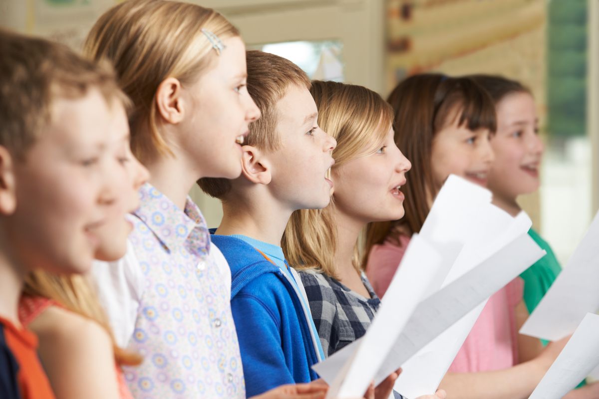 bambini studenti canto scuola prove recita