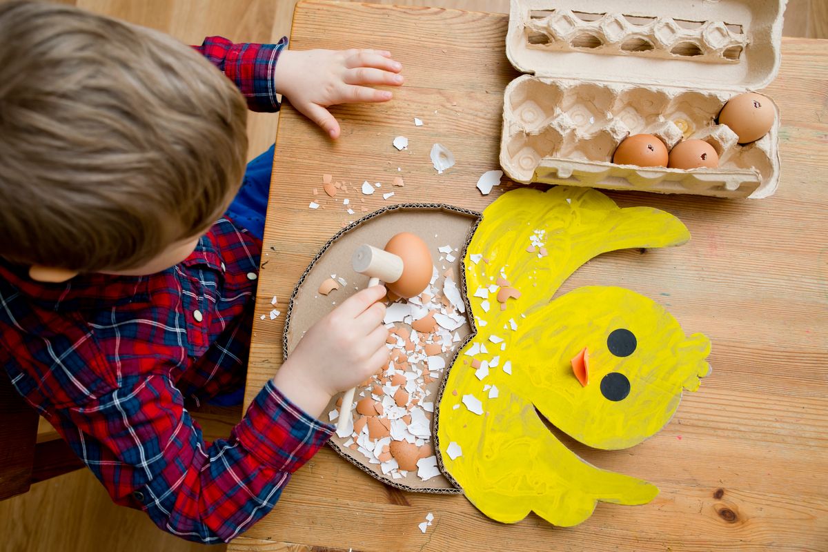 gioco uova pasqua bambina