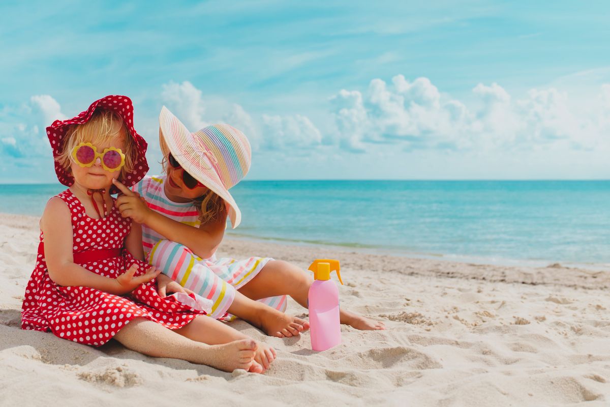 bambine spiaggia mare