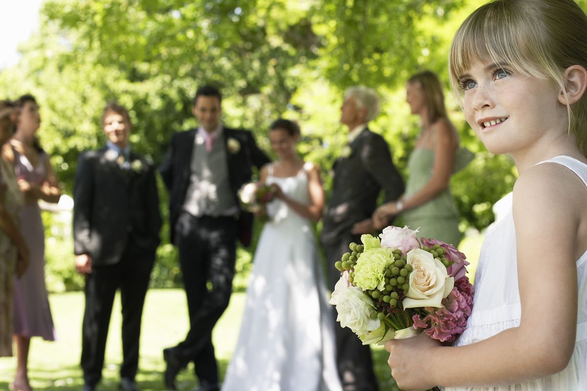 matrimonio sposi bambina damigella