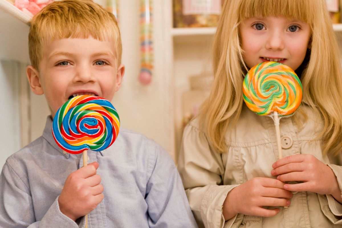 zucchero ai bambini ecco perché non vanno vietati