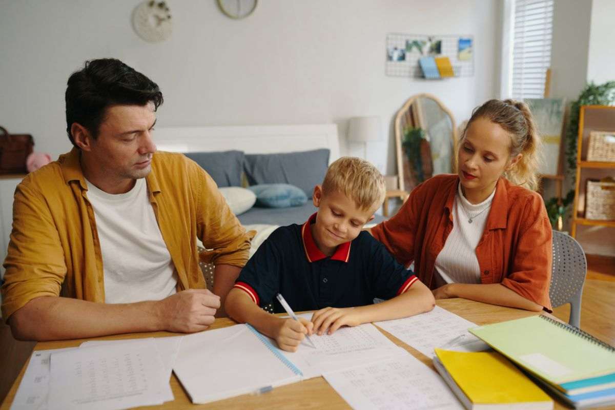 come far fare i compiti ai figli
